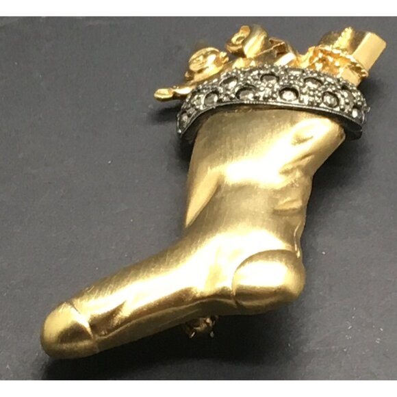 Darlene  Christmas Stocking Brooch Pin Gold Tone Marcasite - Picture 2 of 3